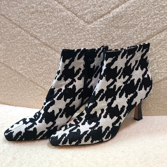Louise et Cie Black and White Houndstooth Ankle Boots - Picture 1 of 1